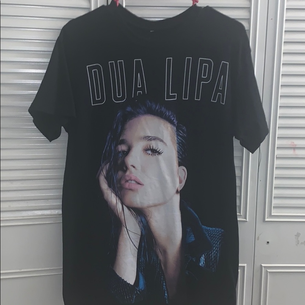 Graphic tee